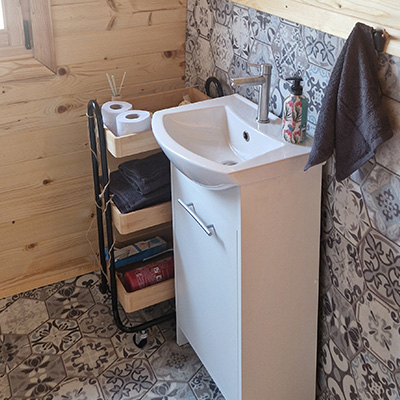 Wnętrze domku - łazienka