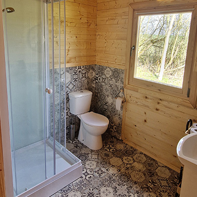 Wnętrze domku - łazienka